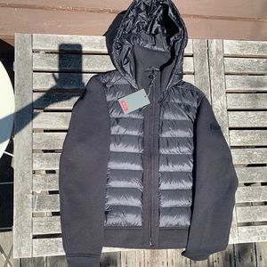 TUMI neoprene hooded jacket ☔️